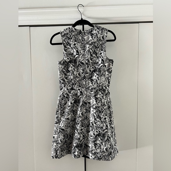 Micheal Michael Kors Fit & Flair Mini Dress. Size 2 - Picture 3 of 4